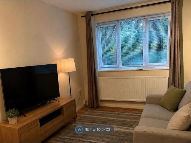 Dovetrees, Carterton OX18, 1 bed flat to rent, £1,050 pcm | PrimeLocation
