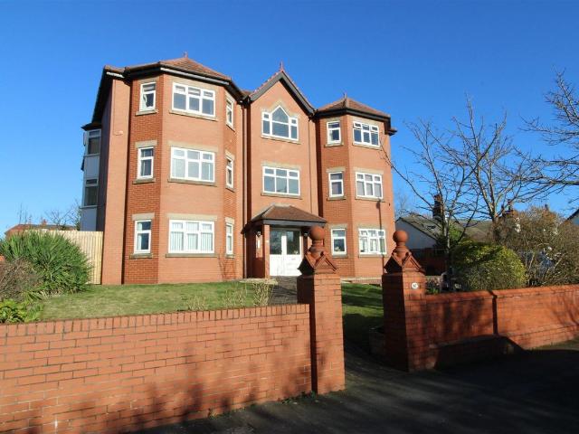 Dowhills Road, Blundellsands, Liverpool L23, 2 bed flat to rent, £1,300 pcm | PrimeLocation