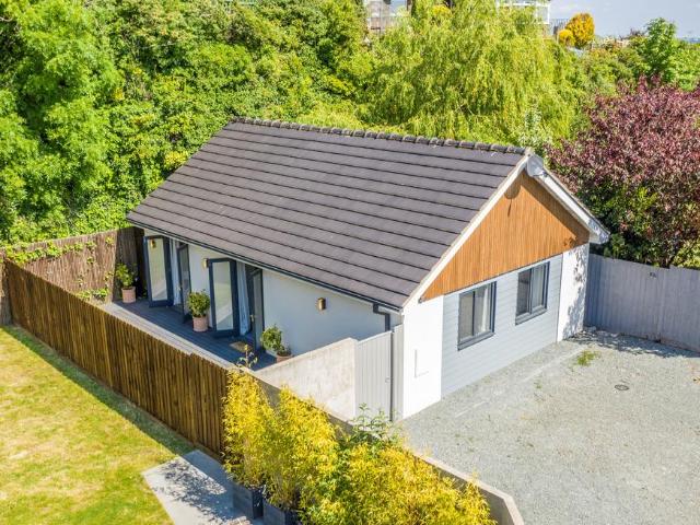 Down Lane, PO30 2 bed bungalow to rent £1,225 pcm £283 pw