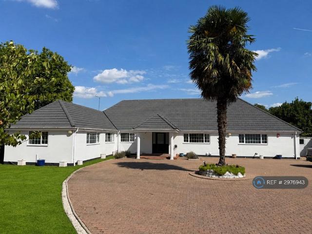 Down Place, Windsor, SL4 4 bed detached house to rent £5,499 pcm £1,269 pw
