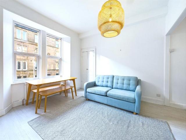 Downfield Place, Edinburgh. 1 bed apartment to rent £1,050 pcm £242 pw