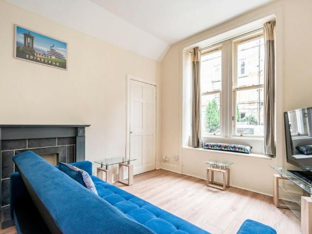 Downfield Place, Edinburgh EH11, 1 bed flat to rent, £2,000 pcm | PrimeLocation