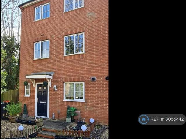 Downing Close, Milton Keynes, MK3 6 bed end of terrace house to rent £1,995 pcm £460 pw