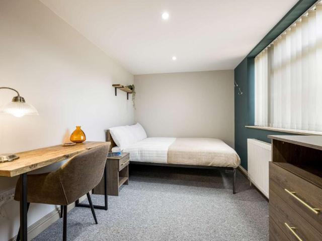 Downing Road, Dagenham RM9 1 bed in a house share to rent £700 pcm £162 pw