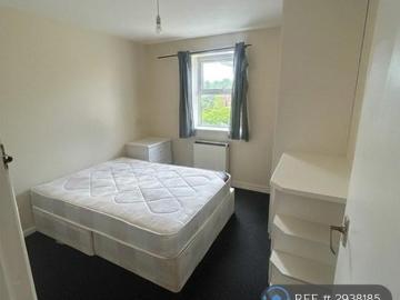 Downings, Newham, E6 2 bed flat to rent £1,950 pcm £450 pw