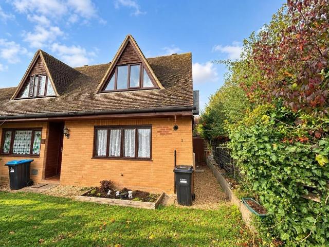 Downley Avenue, Milton Keynes, MK13 2 bed house to rent £1,450 pcm £335 pw