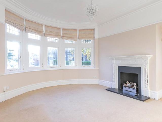 Downleaze, Bristol BS9 3 bed apartment to rent £2,150 pcm £496 pw