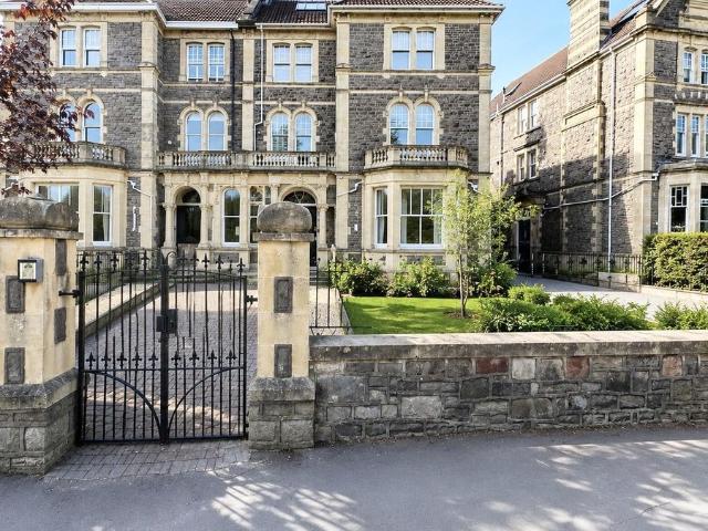 Downleaze, Stoke Bishop, Bristol BS9, 2 bed flat to rent, £2,200 pcm | PrimeLocation