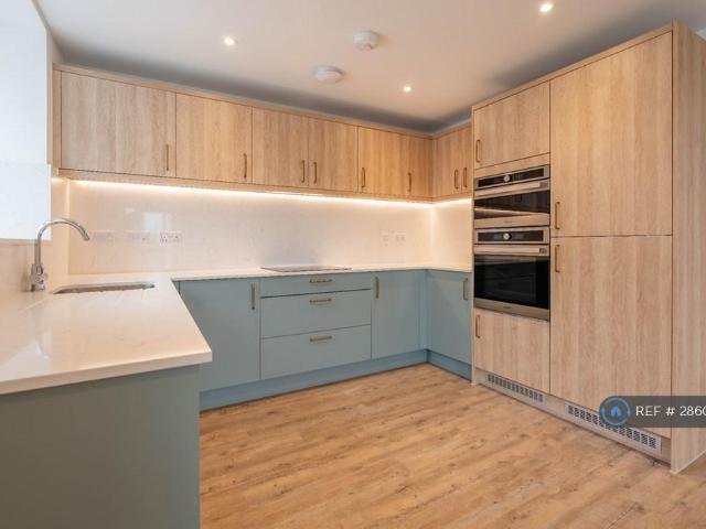 Downs View, Bude, EX23 2 bed flat to rent £1,400 pcm £323 pw