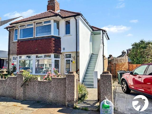 Downs Avenue, Dartford, Kent, DA1 2 bed maisonette to rent £1,550 pcm £358 pw