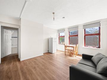 Downs Court, Brighton Road CR8, Studio to rent, £950 pcm | PrimeLocation