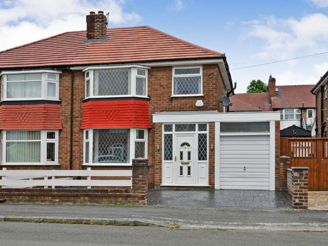 Downs Drive, Altrincham WA14 3 bed semi detached house to rent £1,750 pcm £404 pw