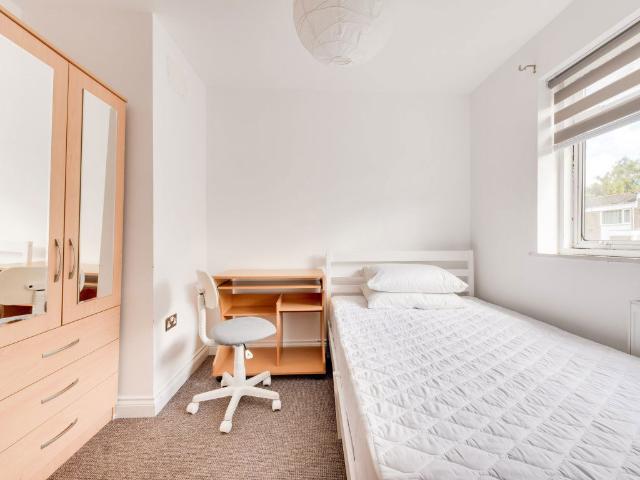 Downs Road, Canterbury CT2, 2 bed property to rent, £1,057 pcm | PrimeLocation