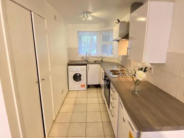 Downs Road, Luton LU1, 1 bed flat to rent, £900 pcm | PrimeLocation