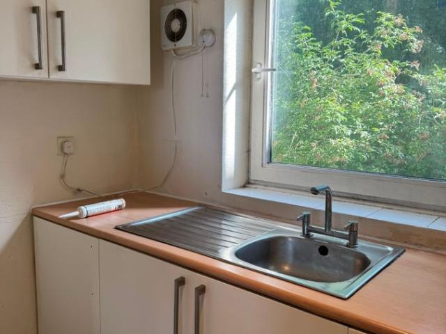 Downs Road, Luton LU1, 2 bed flat to rent, £1,250 pcm | PrimeLocation