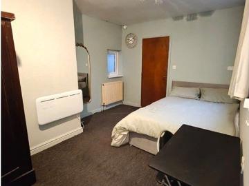 Downs Road, Luton LU1, Studio to rent, £700 pcm | PrimeLocation