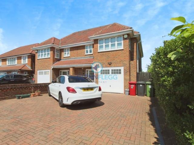 Downs Road, Langley. SL3, 4 bed semi detached house to rent, £2,550 pcm | PrimeLocation