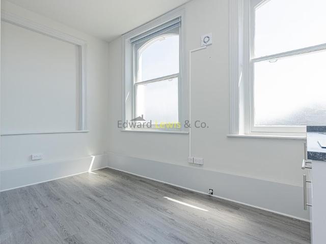 Downs Road, London E5 Studio to rent £1,001 pcm £231 pw