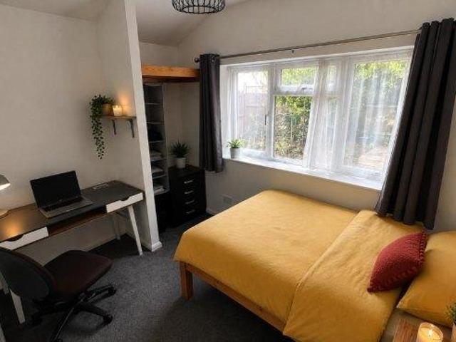 Downs Road 7 bed house share to rent £3,780 pcm £872 pw