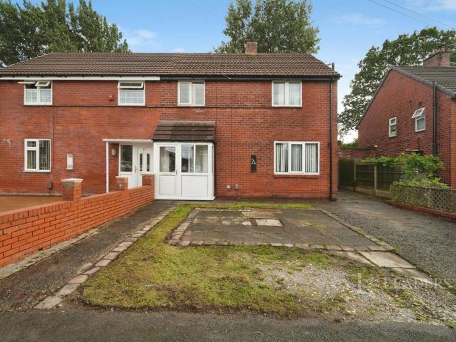 Downshaw Road, Ashton under Lyne. 3 bed semi detached house to rent £1,400 pcm £323 pw