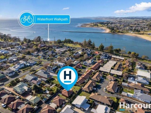 Downsize into one of Devonport's Best Pockets Lovely Renovated Unit