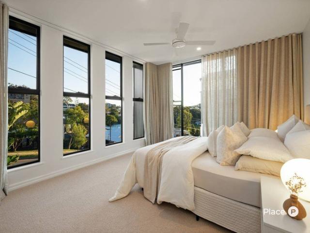 Downsizer's Dream | Spectacular Views | Private Lift | Rooftop Entertaining