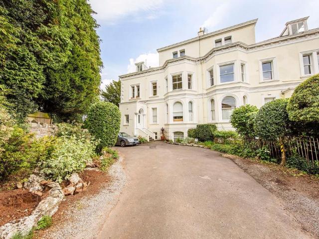Downside Road, Bristol, BS8 3 bed flat to rent £4,500 pcm £1,038 pw