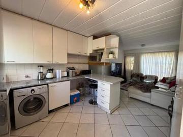 downstairs pet friendly unit available