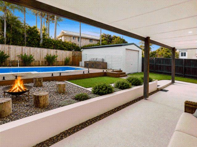 Downstairs Two Bedroom Pool, Water & Electricity Included
