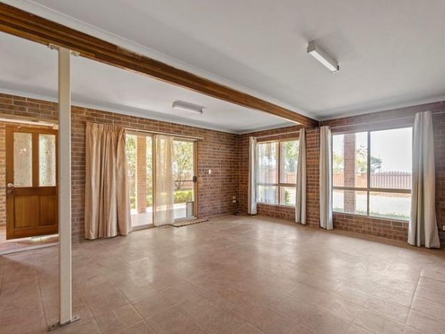 Downstairs unit close to the harbour