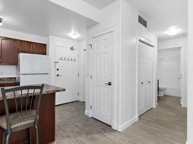 Downtown 1 Bed/1 Bath with Air Conditioning & In Suite Laundry