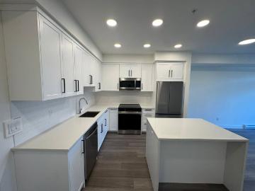 Downtown Abbotsford – Like New 1 Bed