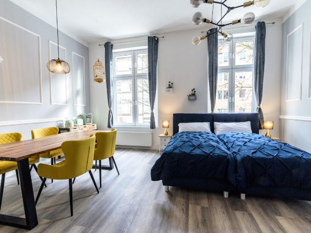 Downtown Apartment Bilk, Dusseldorf Amsterdam Apartments for Rent