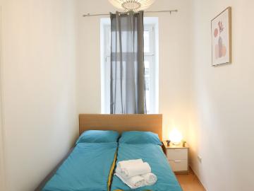 Downtown Bliss Modern Retreat with FREE parking and FAST Internet 600 MBits, Vienna Amsterdam Apartments for Rent