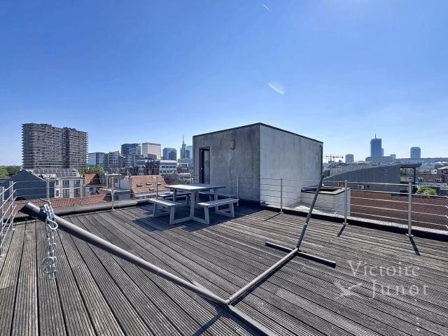 Downtown Brussels Beautiful 1 bedroom furnished penthouse