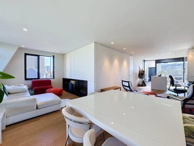 Downtown Brussels Beautiful 1 bedroom furnished penthouse