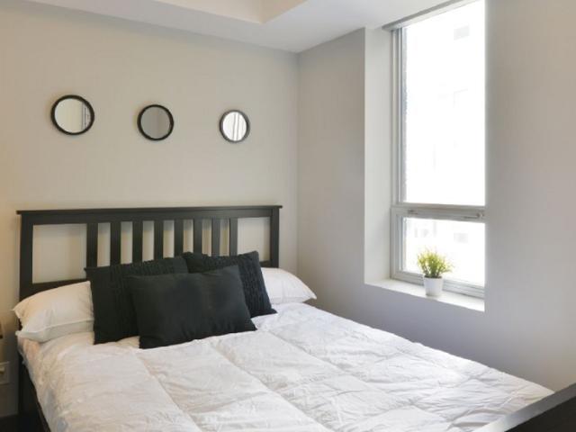 Downtown Ottawa Furnished Condo Rental At 169 Lisgar – Elegant 2 Bedroom Suite with Hardwood Floor and Air Conditioning