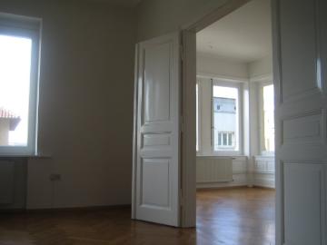 Downtown Stuttgart Mitte 3bdrm 190sqm Fitted Kitchen Garage parking space