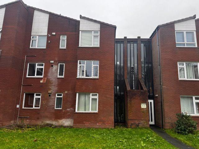 Downton Court, Hollinswood, Telford TF3, 2 bed flat to rent, £800 pcm | PrimeLocation