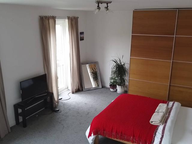 Dowson Close, London, SE5 8JZ, United Kingdom | 4 bed apartment for rent #166626936 | Rentberry