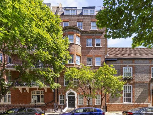D'oyley Street, Sloane Square SW1X 2 bed house to rent £4,117 pcm £950 pw
