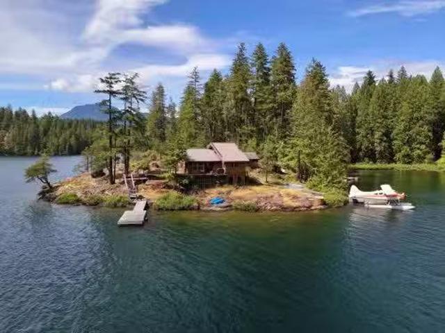 Dl 6692 West Lake, Nelson Island, BC, V0V 0V0 Luxury House f.
