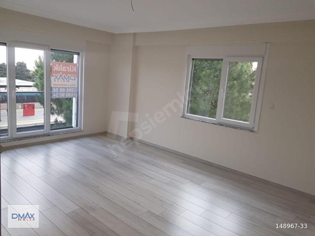 DMAX EMLAK'TAN KAYNARCA MARMARAY YANINDA 3+1 SATILIK DAİRE
