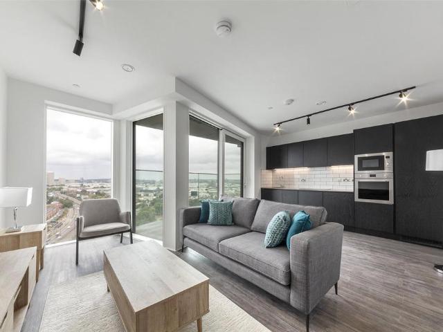 DSG Retail Limited, 1 Portal Way, London, W3 6RS, United Kingdom | 1 bed apartment for rent #138851330 | Rentberry