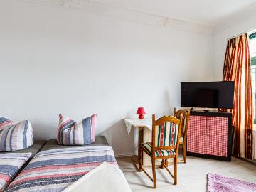 DSK apartment Fully Furnished 2 Bedroom Apartment with Balcony – Ideal for 4 Guests, Leipzig Amsterdam Apartments for Rent