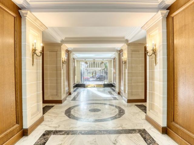 Dpe: D 158kWh/m2/an Greenhouse gas emissions: 30kg CO². 97m² Neuilly Sur Seine
