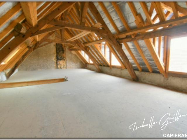 Dpt Cher 18, à vendre CULAN maison P6 de 227 m² Terrain de 274,00 m²