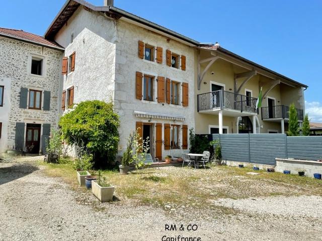 Dpt Ain 01, à vendre à PREGNIN, maison de village de 159 m2, 5 pièces, terrain de 416 m2