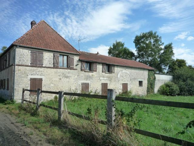 Dpt Aisne 02, à vendre COUCY LE CHATEAU AUFFRIQUE superbe corps de ferme sur 17 hectares