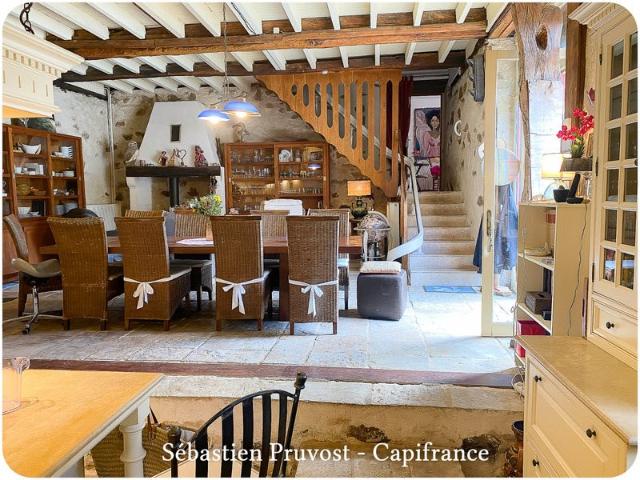 Dpt Dordogne 24, à vendre 11 pièces proche Thiviers 24 p. 325m² Thiviers